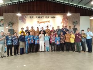 Kunjungan Pangkogabwilhan 1 Disambut Hangat Oleh Tokoh Adat Kab Sambas