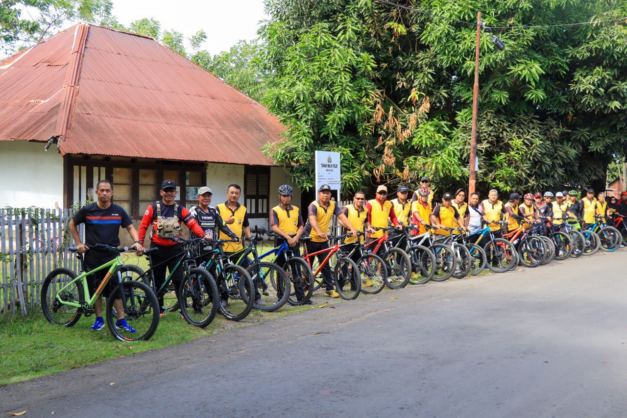 Semarak Jumat Sehat Polres Takalar: Gowes 15 KM, Sehat dan Solid Bersama