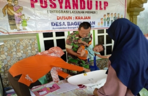 Kolaborasi Babinsa Begelenan, Bidan dan Kader Posyandu Bergerak untuk Generasi Sehat di Wilayah Srengat