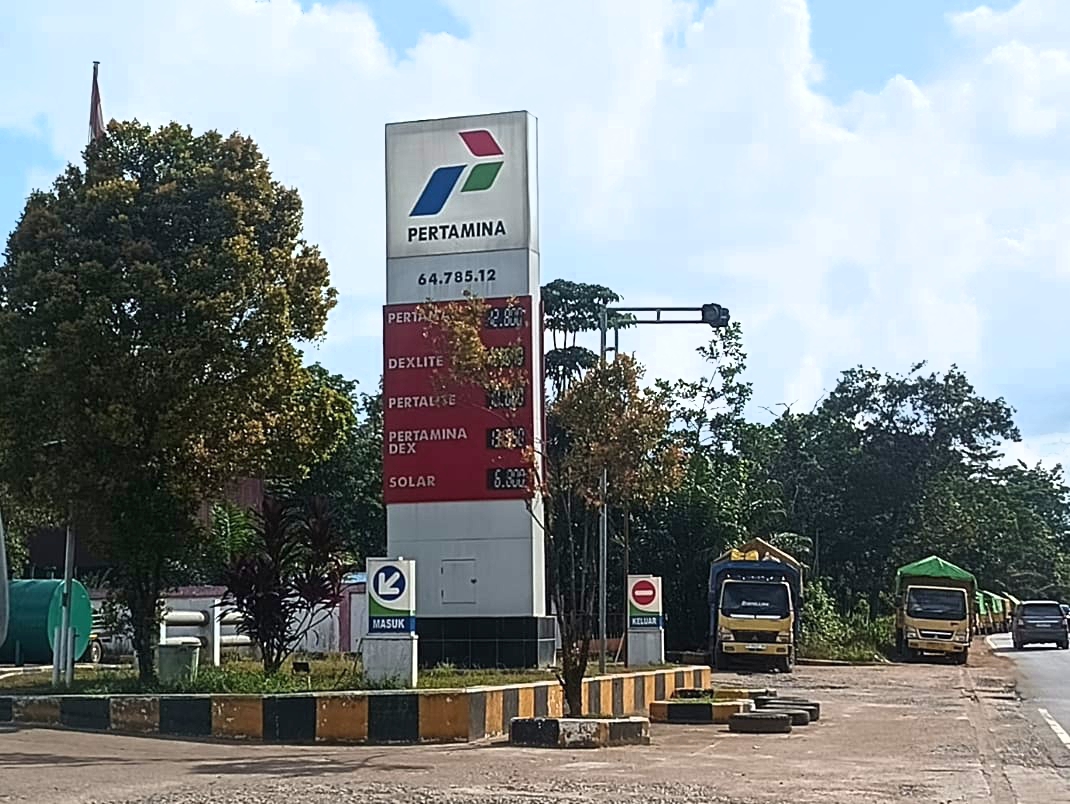 Diduga Jual BBM Subsidi di Atas HET, SPBU 64.785.12 Dikeluhkan Supir Ekspedisi