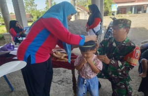 Babinsa Panggungasri Bersama Kader dan Bidan Desa Aktif Cegah Stunting Lewat Posyandu Balita