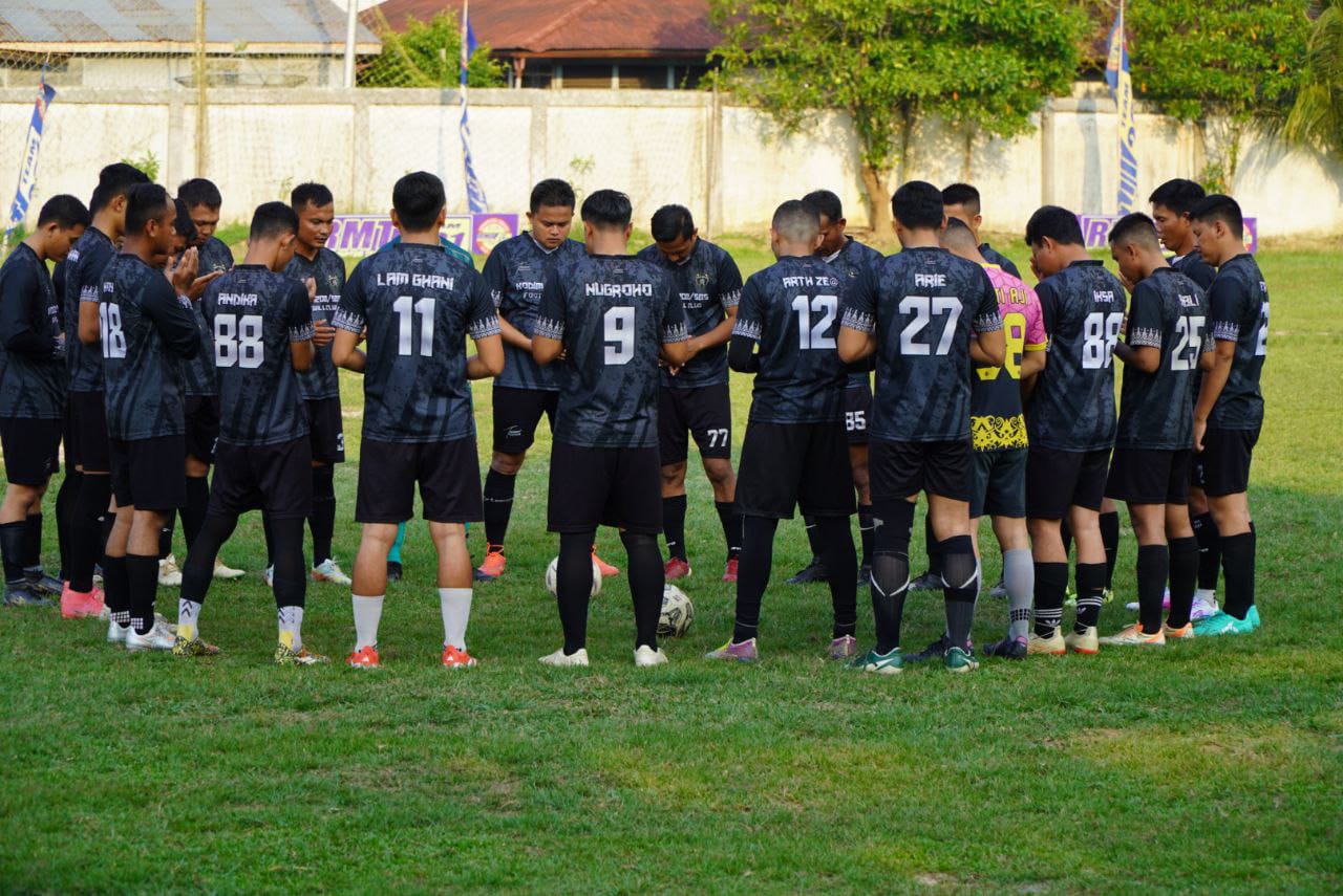 Kodim 1208/Sambas Raih Juara 1 Pertandingan Sepak Bola Antar Instansi Se. Kab. Sambas