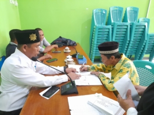 Wujud Peran Aktif Di Wilayah, Babinsa Semangau Dampingi Penyaluran Bantuan Lansung Tunai Dana Desa