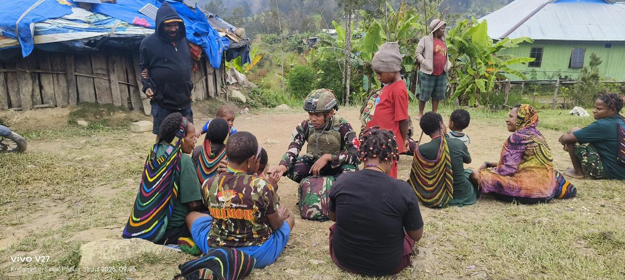 Satgas Yonif 700/WYC Anjangsana ke Kampung Gigobak: Pelayanan Kesehatan Jadi Bukti Kepedulian TNI