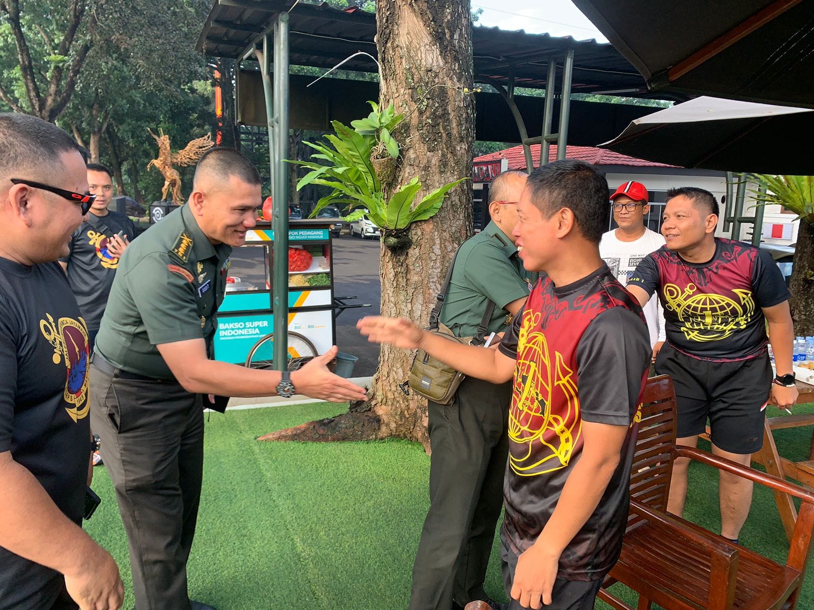 Pasmar 1 TNI AL Bersama Kementerian Pendayagunaan Aparatur Negara Giat Olahraga Bersama 