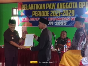 Anggota Koramil 1208-06/Selakau Hadiri Pelantikan PAW Anggota BPD Desa Bentunai