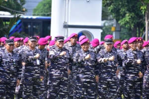 Danpasmar 1 Dampingi Kasal Tinjau Prajurit Pasmar 1 Amankan Gedung DPR/MPR RI