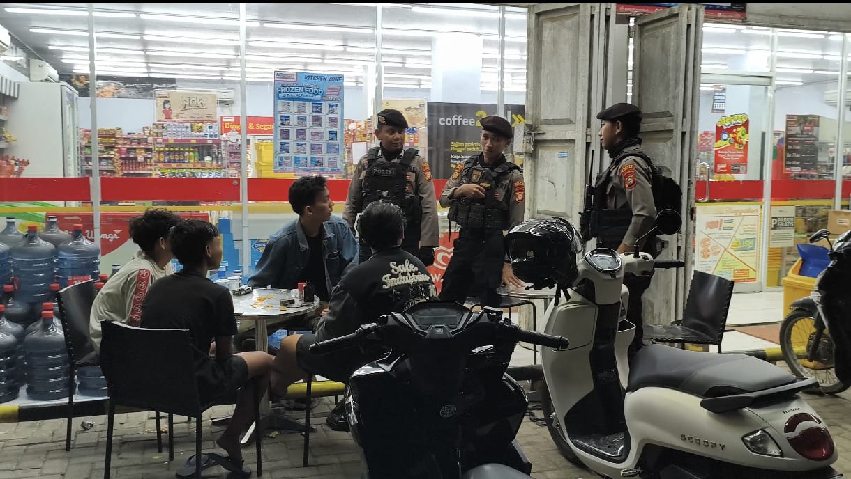 Sat Samapta Polres Takalar Gelar Patroli Dialogis, Cegah Gangguan Kamtibmas di Malam Hari