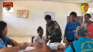 Satgas Yonif 763/SBA Bersama Petugas Kesehatan Kumurkek Laksanakan Posyandu di Kampung Bori
