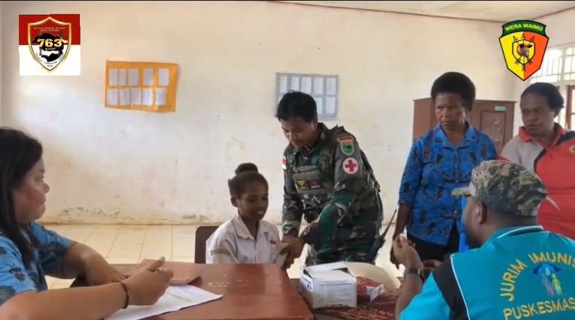 Satgas Yonif 763/SBA Bersama Petugas Kesehatan Kumurkek Laksanakan Posyandu di Kampung Bori
