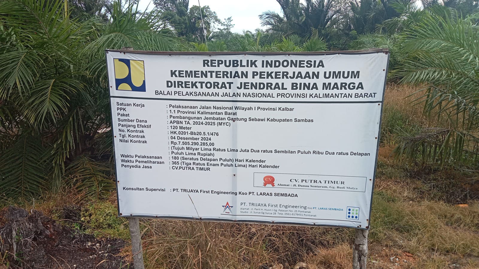 Jembatan Gantung Sebawi Retak Sebelum Rampung: Warga Soroti Kualitas Proyek Rp7,5 Miliar
