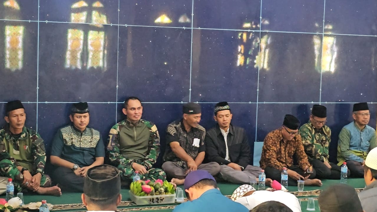 Satgas Yonif 521/DY Gelar Maulid Nabi Muhammad SAW 1447 H/2025 di Masjid Al-Istiqomah Walesi