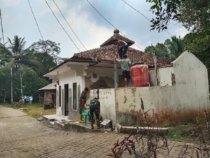 Satgas TMMD ke-126 Rehab Musholla Bersama Warga 