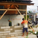 Satgas TMMD ke-126 Kodim 1208/Sambas Rehabilitasi Poskamling Desa Ratu Sepudak