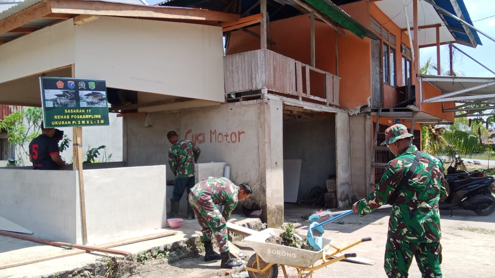 Kebersihan Poskamling Jadi Perhatian Satgas TMMD ke-126 Kodim 1208/Sambas
