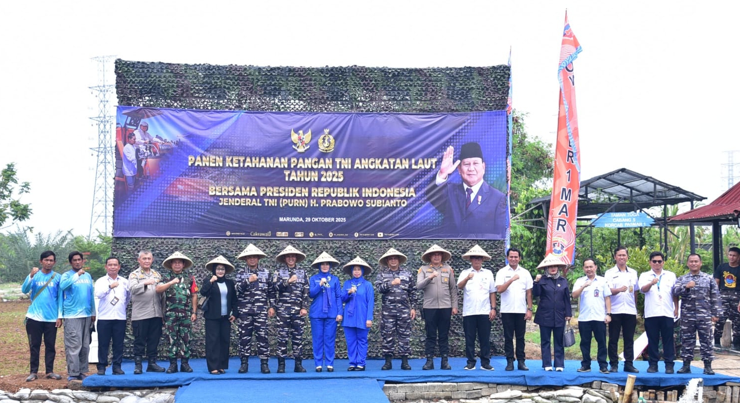 Pasmar 1 Ikuti Kegiatan Panen Raya Tegaskan Komitmen Ketahanan Pangan