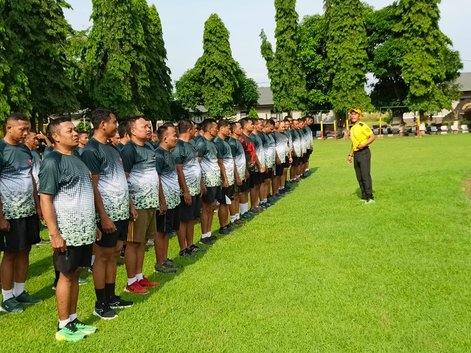 Ukur Kemampuan Fisik Prajurit, Kodim 0808/Blitar Laksanakan Kesegaran Jasmani