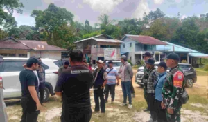 Babinsa Turut Hadir dalam Kunjungan Kerja BNPP RI di Perbatasan Temajuk