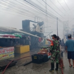 Kebakaran Dini Hari Hanguskan 10 Ruko di Pasar Simpang Empat Tangaran 