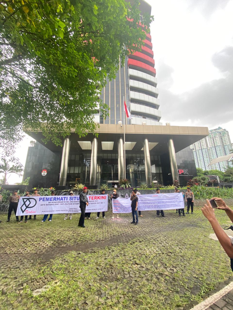 Datangi Gedung Merah Putih, LSM PST Minta KPK RI Periksa Dinas PUPR Kabupaten Muara Enim