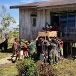 Pos Koroway Satgas Yonif 123/Rajawali Peduli Sosial, Bantu Prosesi Pemakaman Warga