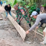Babinsa Dalam Kaum Bersama Warga Gotong Royong Cor Jalan Gang