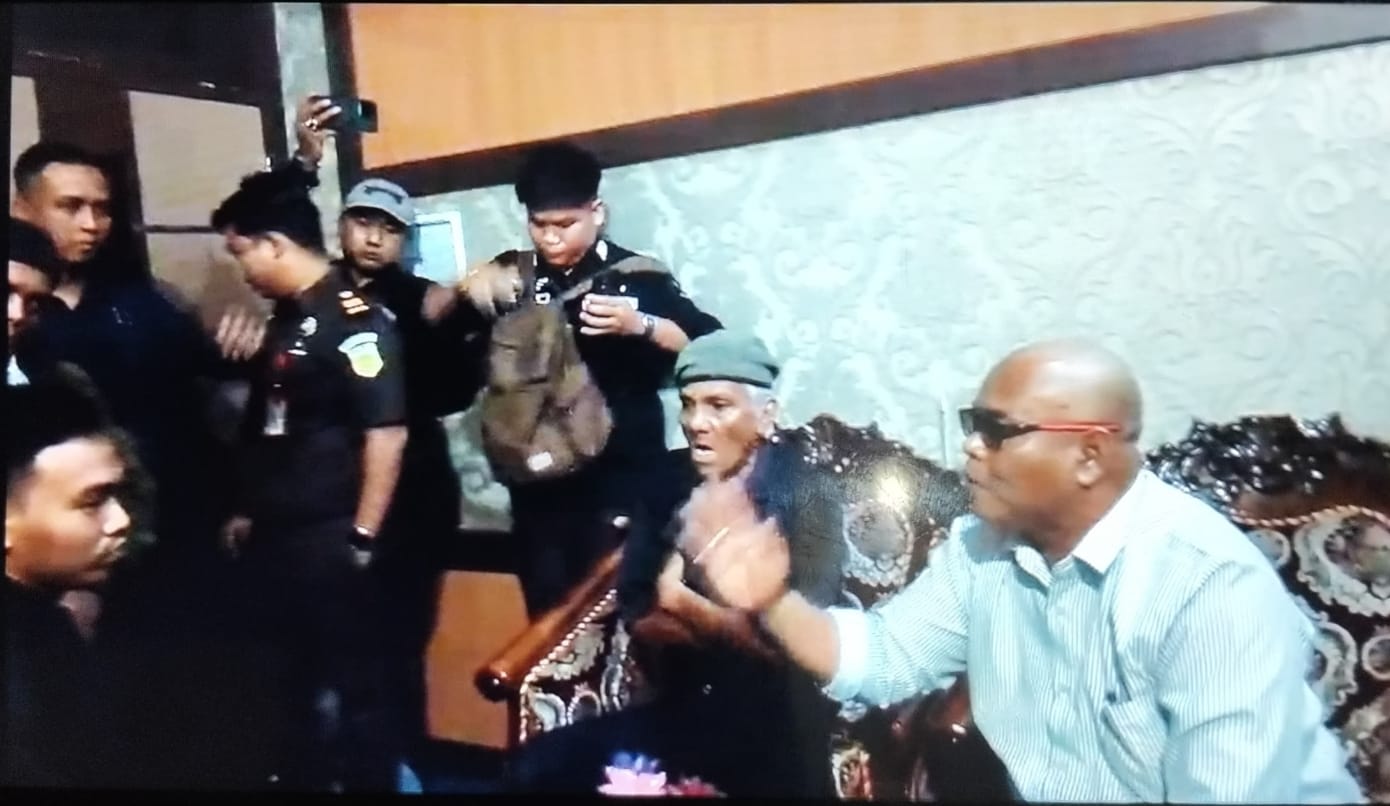 Diduga Hendak Menjebak LSM Dengan OTT, Staf Pidsus Kejari Banyuasin Inisial RJ : Tolong Jangan Diberitakan