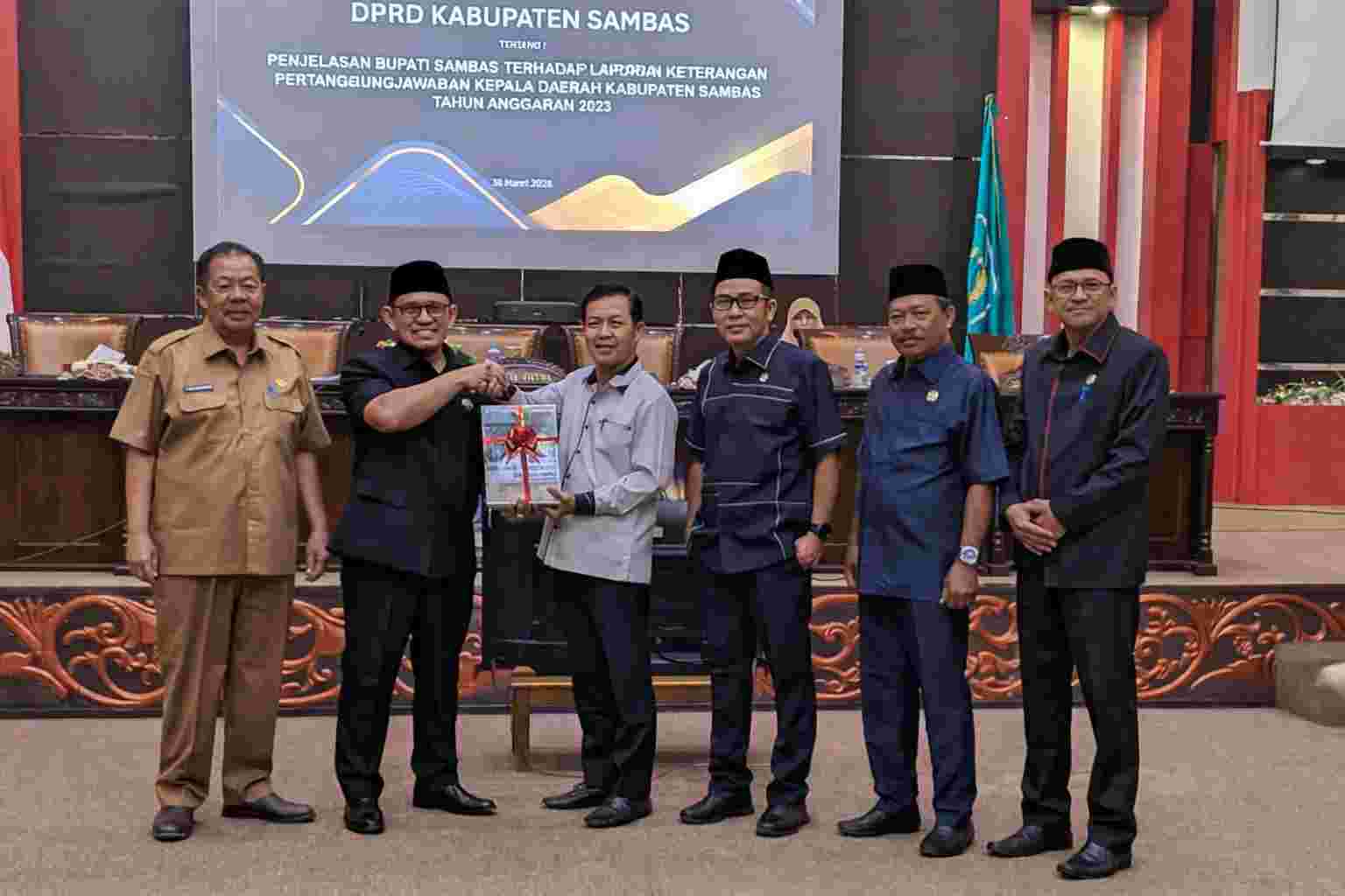 Wabup Sambas Sampaikan LKPJ 2025, Klaim Sejumlah Indikator Membaik