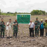Danramil 07/Teluk Keramat Dampingi Kunjungan Irjenad Kementan RI di Lokasi Cetak Sawah Rakyat Galing