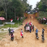 Cinta NKRI, Babinsa Bersama Warga Bentuk Kampung Merah Putih di Batas Negeri