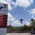 Khawatir Tak Kebagian Pertalite, Warga Antre Panjang di SPBU Semparuk