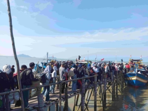Membludak, Akses ke Pulau Lemukutan Sempat Lumpuh Akibat Steher Patah