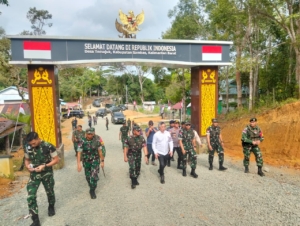 Pangdam XII/Tpr Kunjungi Pos Gabma Temajuk dan Telok Melano Pastikan Pengamanan Perbatasan
