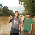 Air Kopi Susu dari Hulu: Warga Sepantai Hidup di Tengah Sungai Tercemar PETI