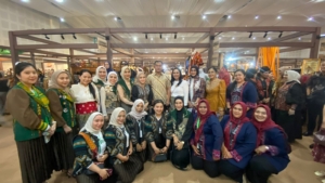 YD Strap Bag Tenun Cetak Penjualan 102 Strap di Hari Bukti Wastra Nusantara Kian Digemari