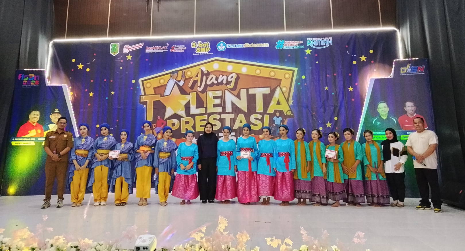 SMP Negeri 2 Teluk Keramat Raih Juara 1 Ajang Talenta Prestasi FLS3N Kabupaten Sambas