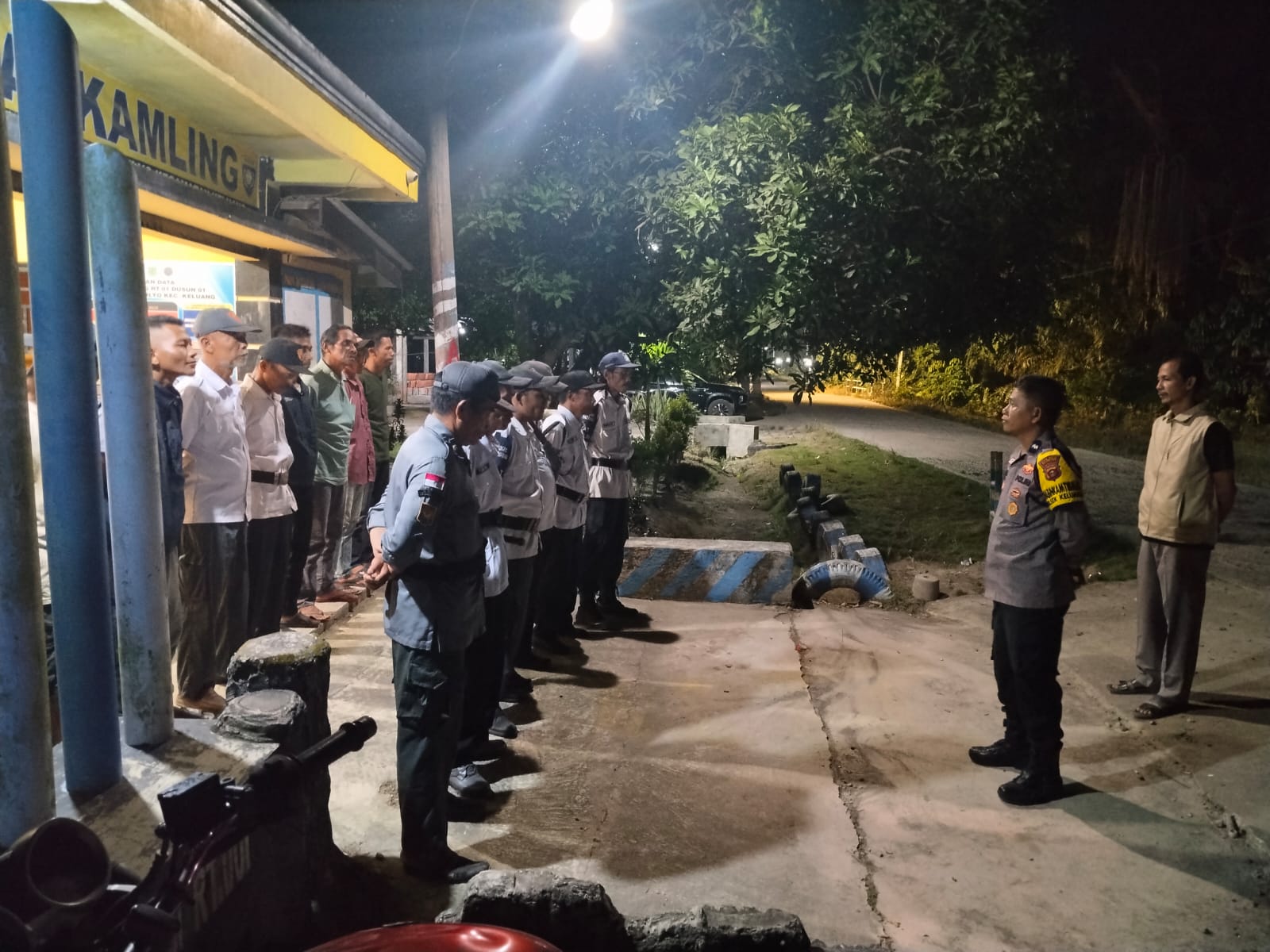 Bhabinkamtibmas Desa Sido Rejo Hadiri Apel Satkamling di Dusun I Desa Tegal Mulyo